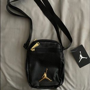 Jordan cross over bag